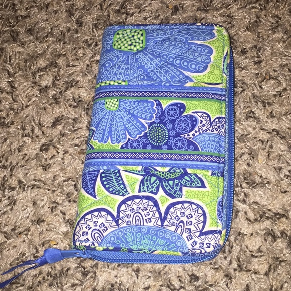 Vera Bradley Handbags - Vera Bradley Wallet